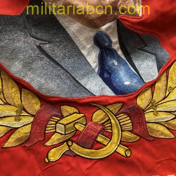 Bandera de la URSS. Al Vencedor del 2º Año de la Competición Socialista